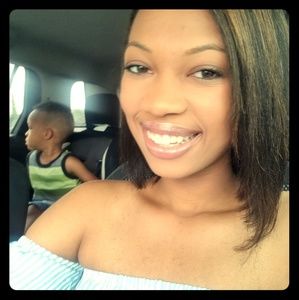 Meet your Posher, Adrienne